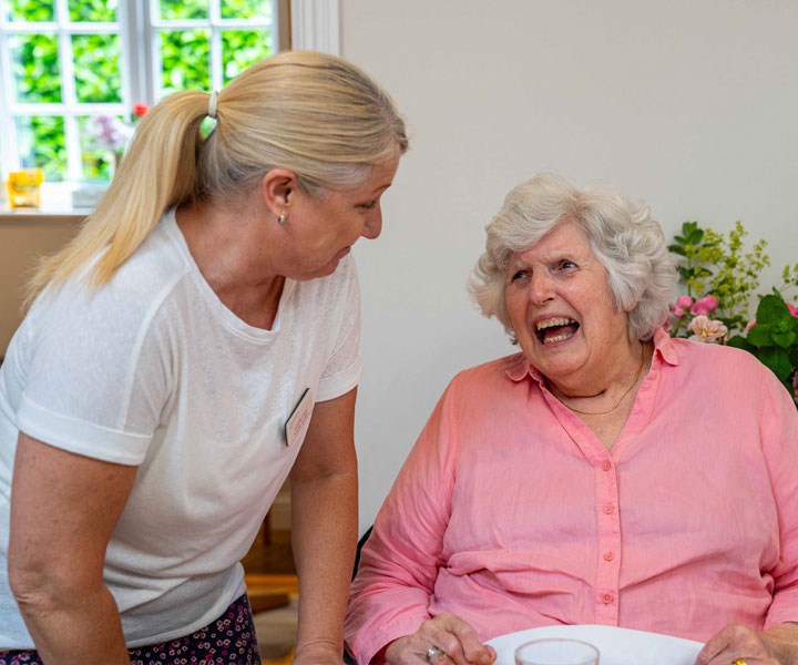 Dementia Care Home Near Me - Buckinghamshire - Austenwood Nursing Home